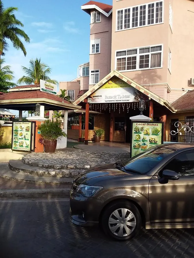 Mcfarlane'S Place Ocho Rios Lägenhet